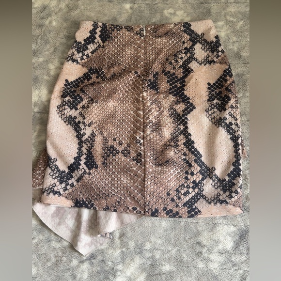 Guess skirt - Picture 4 of 5